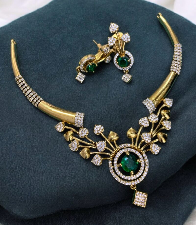 Elegant Leaf Design Necklace with Earrings